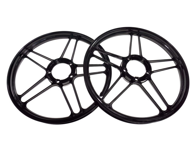 17 inch Grimeca 5 star wheel 17x1.35 Puch Maxi gloss black (set) product