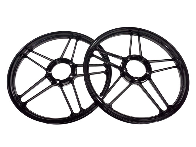 17 inch Grimeca stervelg 17x1.35 Puch Maxi glans zwart (set) product