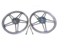 17 inch Bernardi Mozzi style 17x1.60 wheel set silver grey