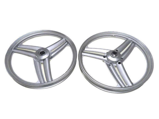17" Grimeca 3 Blade propeller style 17x1.60 wheel set silver product