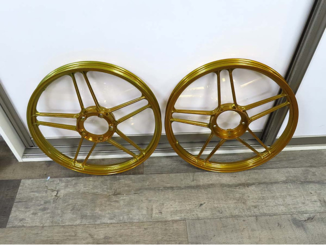 17 inch Grimeca 5 star wheel 17x1.35 Puch Maxi *Exclusive* candy gold (set) product