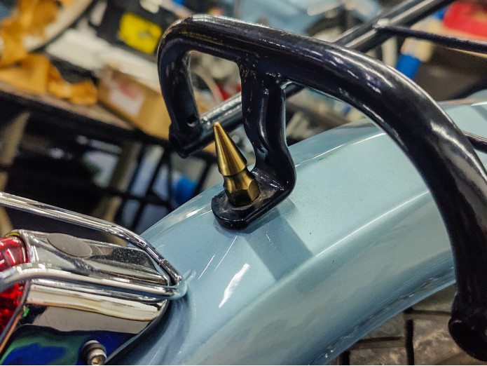 Nut M8x1.25 spike model type purple