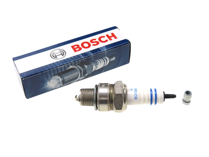 Spark plug Bosch W7AC (similar to NGK B6HS) main