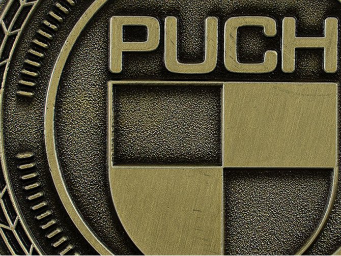 Badge / embleem Puch logo goud 47mm RealMetal product