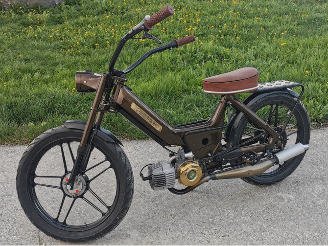 Polraddeckel Puch Maxi E50 / Z50 / ZA50 *Exclusive* Gold mit RealMetal Emblem  product