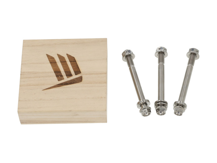 Bouten en moeren set Puch Maxi / E50 / Z50 / ZA50 motorophanging aan frame titanium CLAW