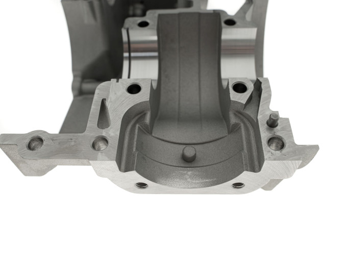 Akoa Puch Maxi E50 pedal start 4-bearing engine case as original product