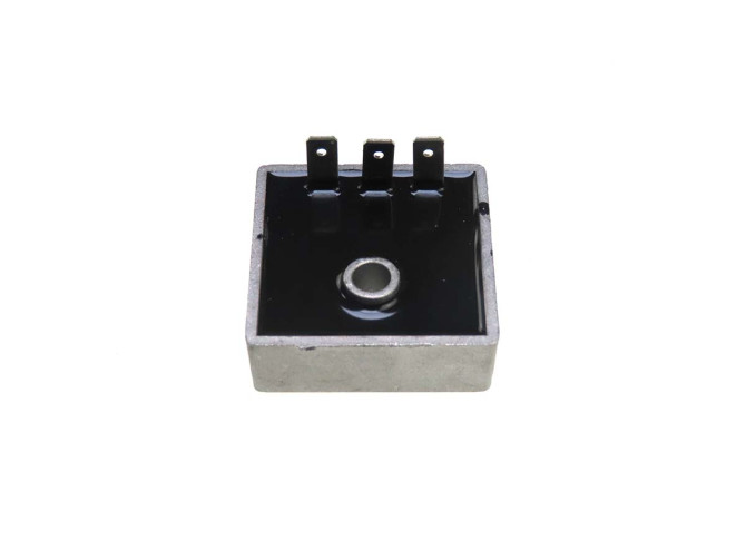 Voltage regulator 6 volt 3-pins AC product