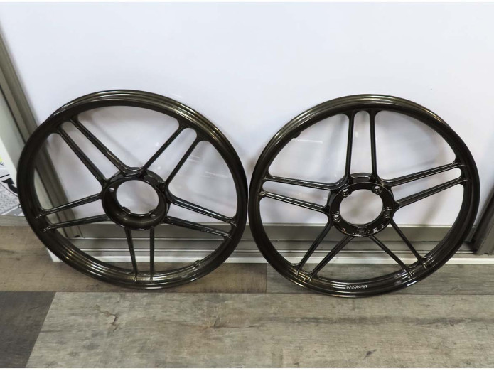 17 Zoll Grimeca Gussrad 17x1.35 Puch Maxi Black Chrom Satz