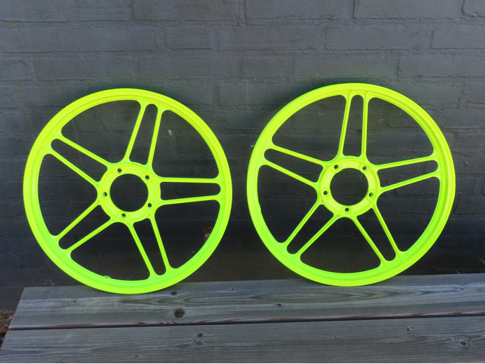 17 Zoll Grimeca Gussrad 17x1.35 Puch Maxi neongelb Satz