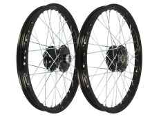 17 inch spaakwiel 17x1.20 Rigida aluminium set zwart met zwarte naven Puch Maxi S / N