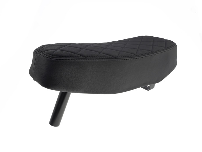 Buddyseat Puch Maxi S Custom mit weißen Diamantnähten