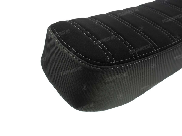 Buddyseat Puch Maxi zwart custom carbon tuck roll stiksels