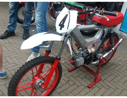 Cross puch