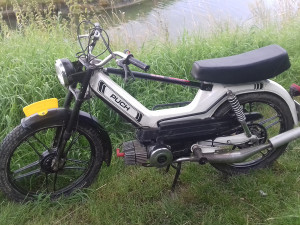 puch white