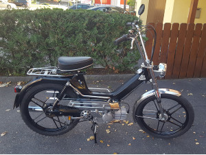Das Schwarz/Chrome Supermaxi
