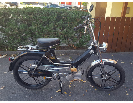 Das Schwarz/Chrome Supermaxi